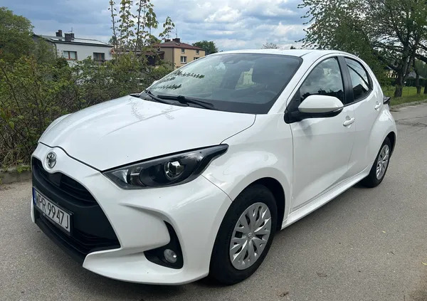 toyota yaris śląskie Toyota Yaris cena 58000 przebieg: 117000, rok produkcji 2021 z Głuchołazy